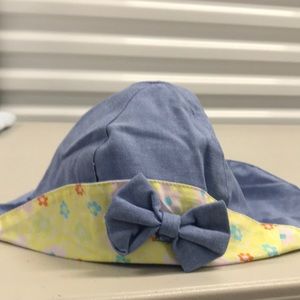Kids hat with bow